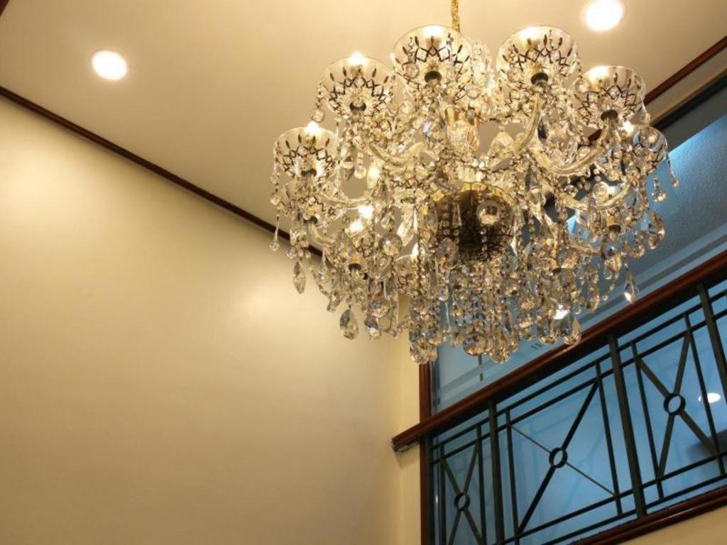 Alfa Hotel Yangon Bagian luar foto