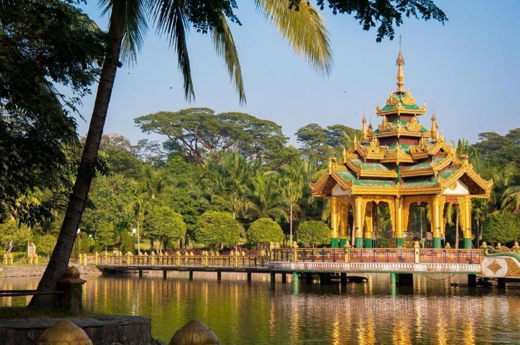 Alfa Hotel Yangon Bagian luar foto