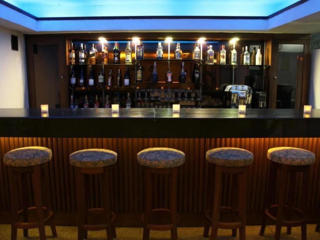 Alfa Hotel Yangon Bagian luar foto