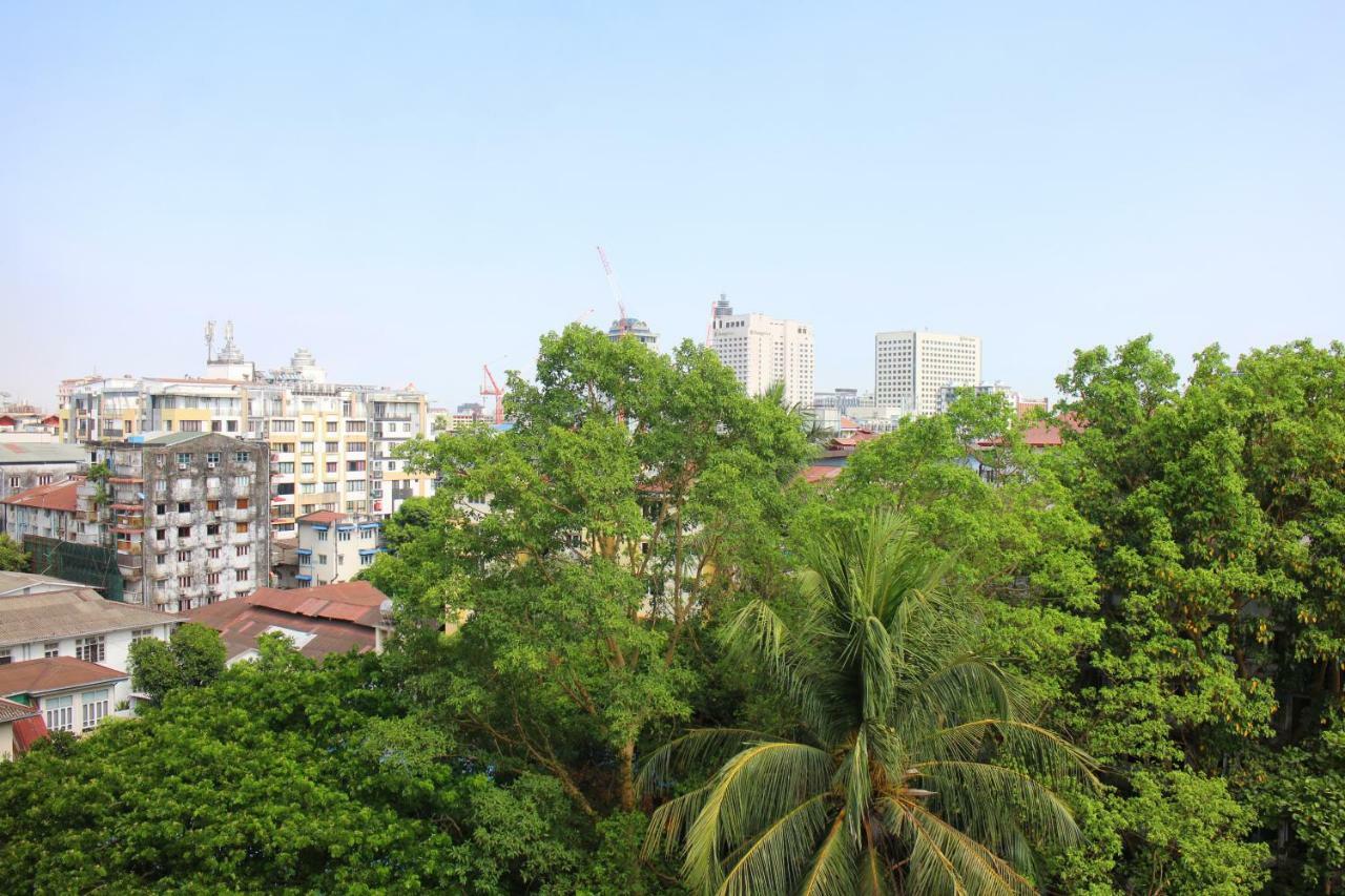 Alfa Hotel Yangon Bagian luar foto